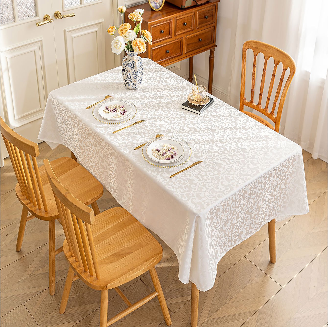 Double Hook Floral Design Tablecloths with Elegant Details