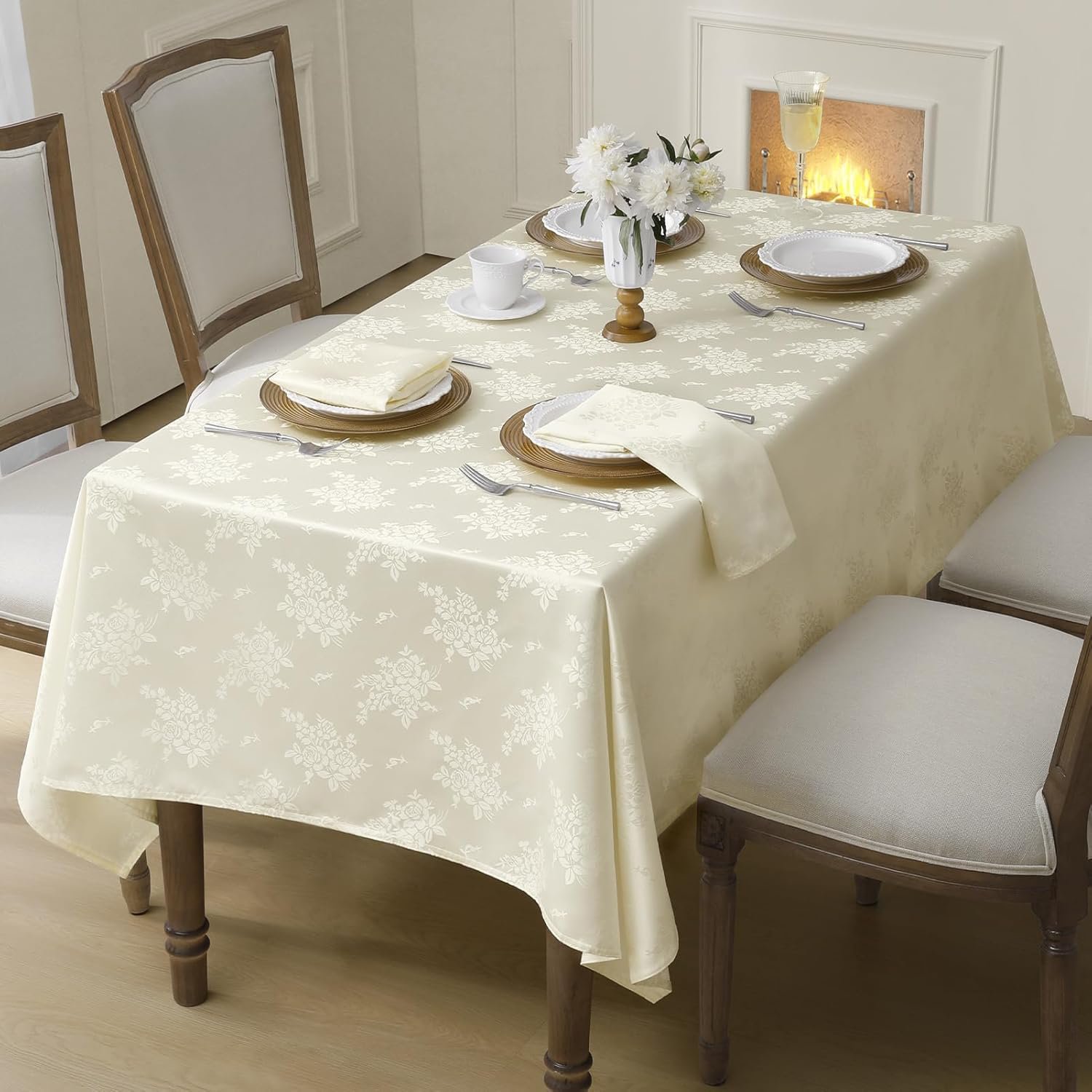 Rose Pattern Jacquard Tablecloths with Elegant Details