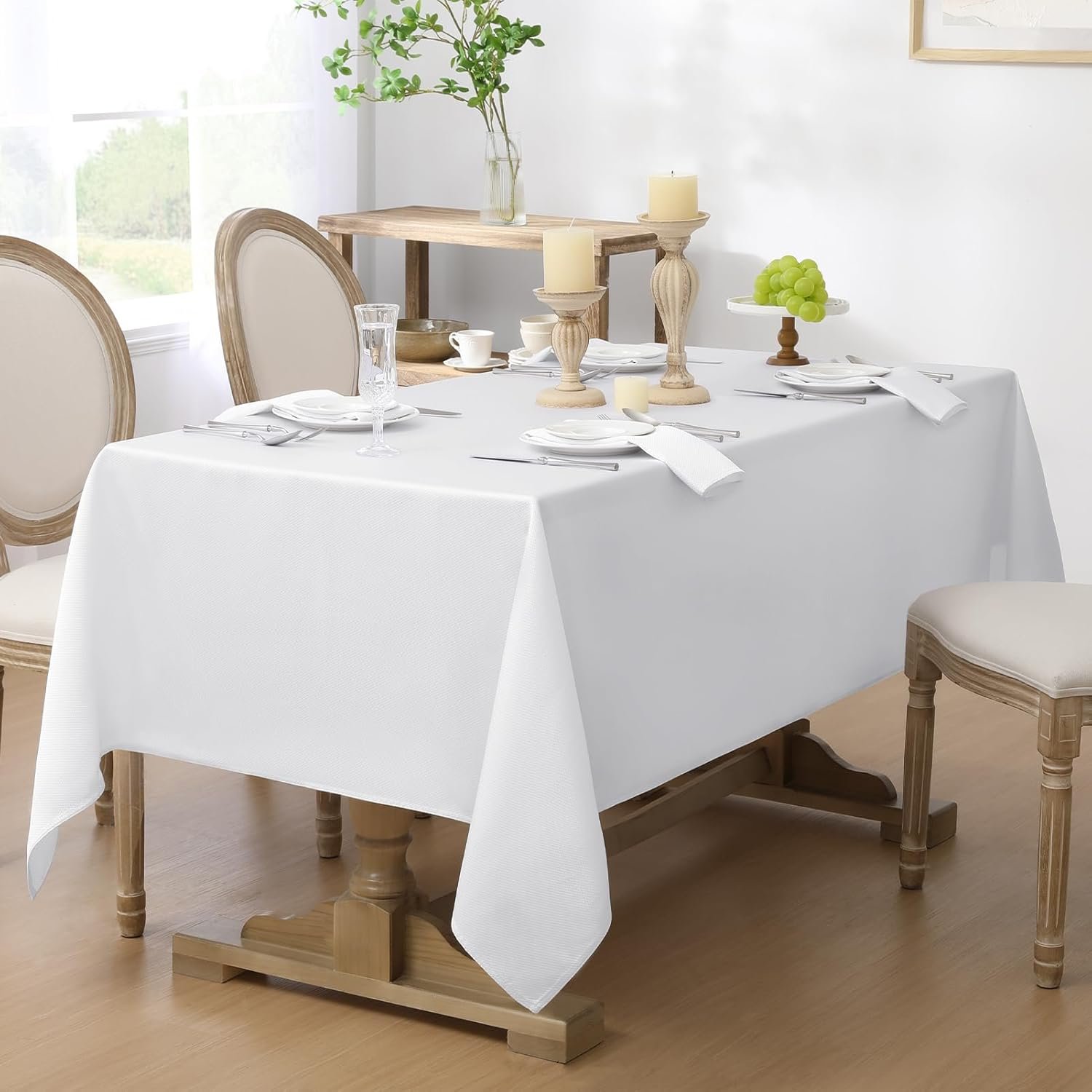 Elegant Diamond Grid Pattern Tablecloths for Dining